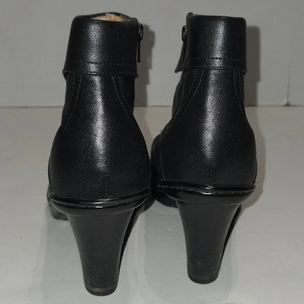Sofft Ankle Boots Women 7M Black Leather Heeled Zip Up Booties Casual Classic